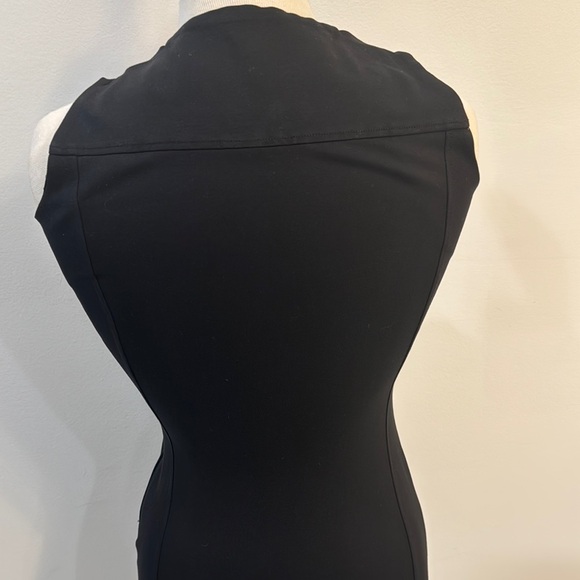 Elegant Gucci Black Off-Shoulder Dress - Picture 2 of 7